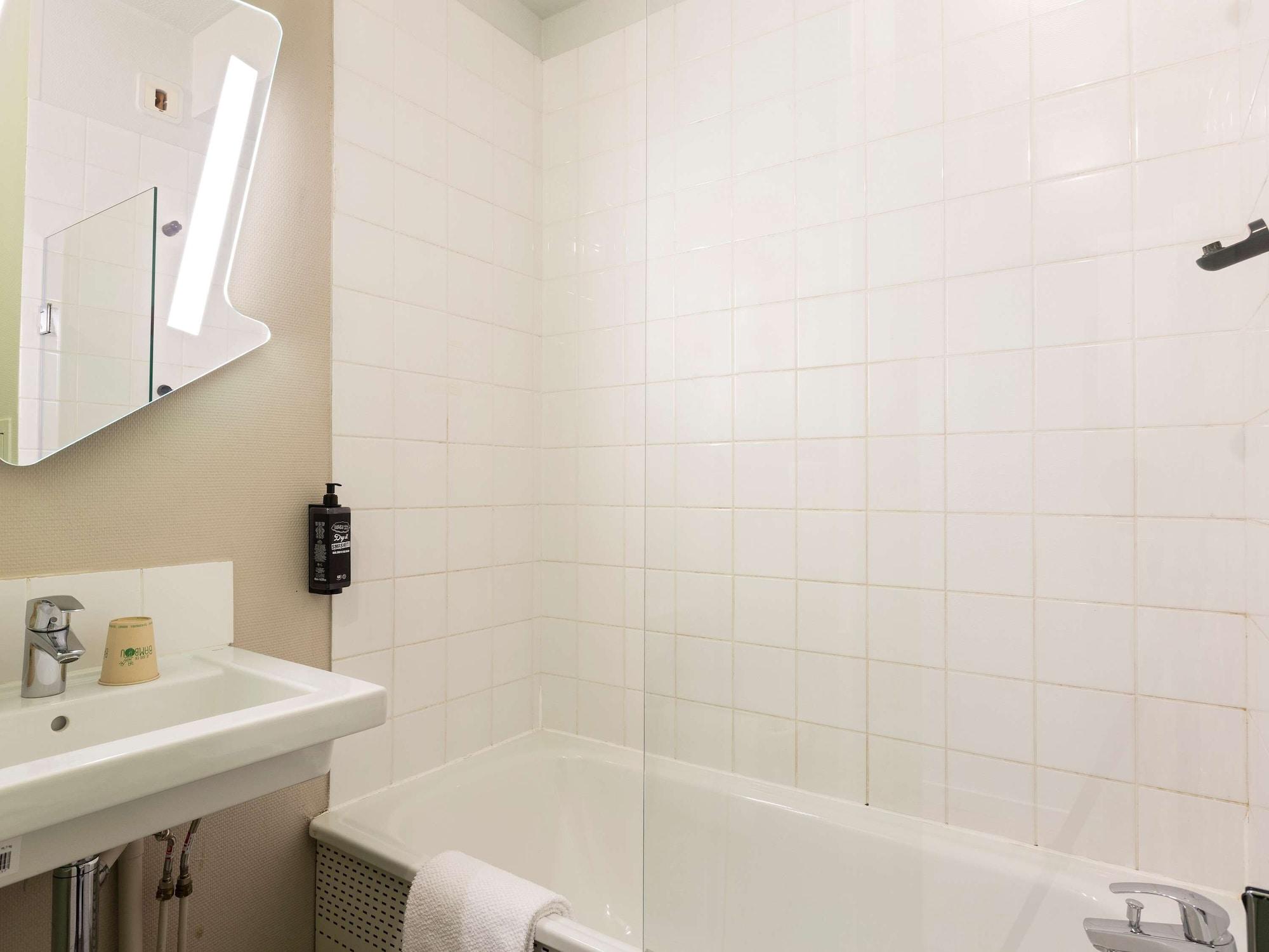 Ibis Budget Bourgoin Jallieu Centre Buitenkant foto
